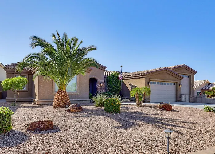 Ultimate Havasu Escape: Spacious 4br 2 King * Lake Havasu City