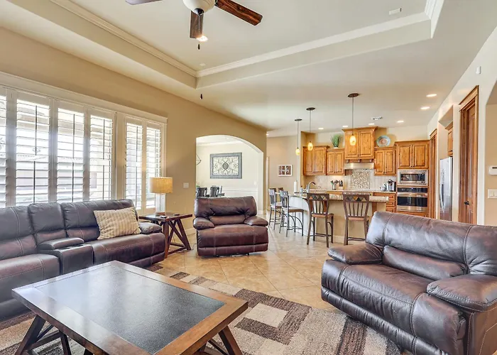 Ultimate Havasu Escape: Spacious 4br 2 King Dom wakacyjny