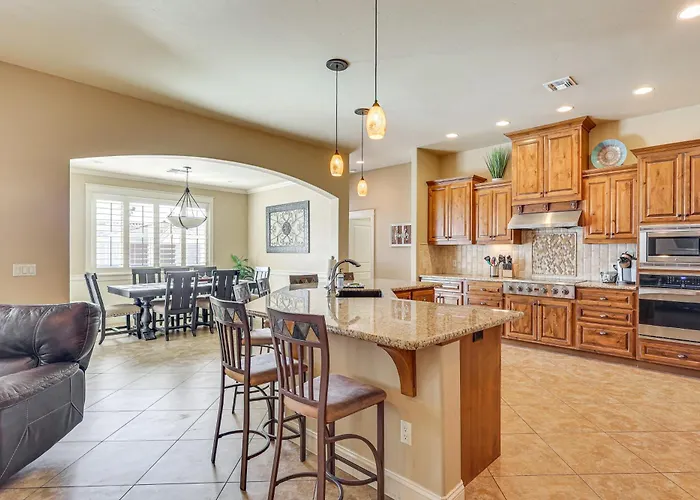 Ultimate Havasu Escape: Spacious 4br 2 King Dom wakacyjny *