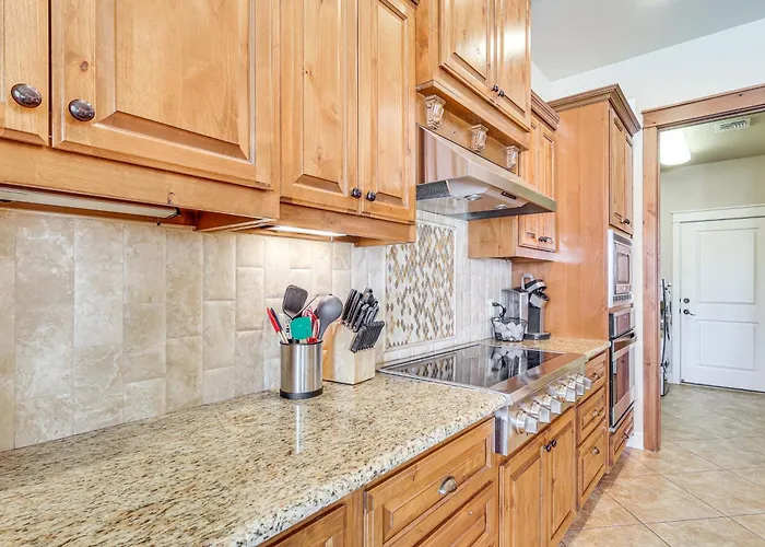 Ultimate Havasu Escape: Spacious 4br 2 King Dom wakacyjny Lake Havasu City