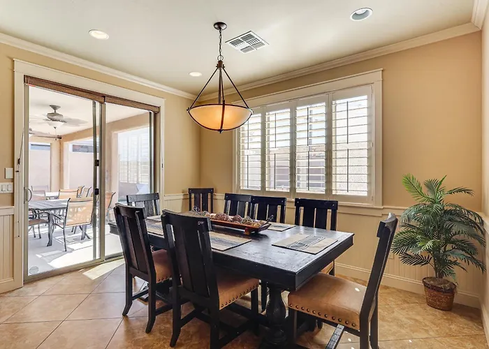 Ultimate Havasu Escape: Spacious 4br 2 King Lake Havasu City