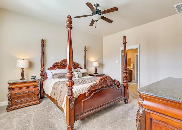 Ultimate Havasu Escape: Spacious 4br 2 King Dom wakacyjny