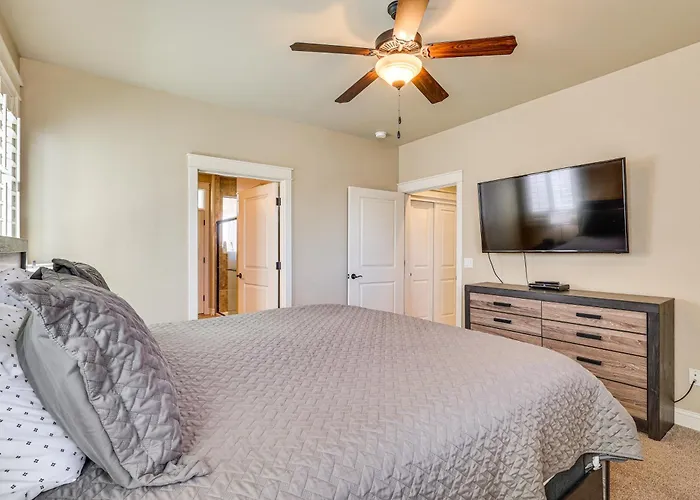 Ultimate Havasu Escape: Spacious 4br 2 King Dom wakacyjny