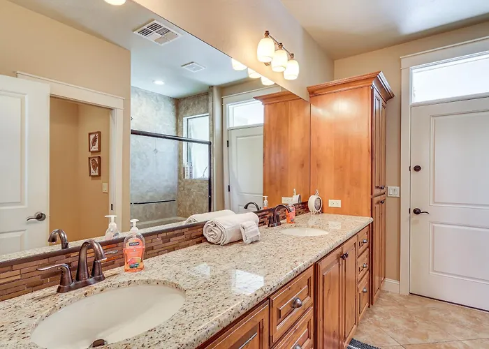 Dom wakacyjny Ultimate Havasu Escape: Spacious 4br 2 King Lake Havasu City