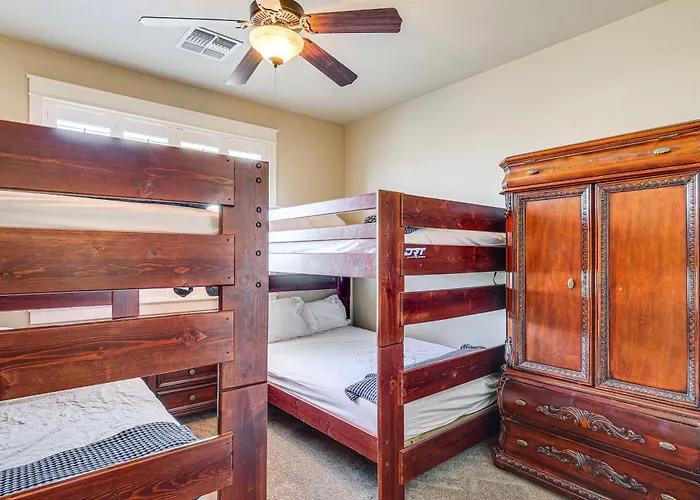 Ultimate Havasu Escape: Spacious 4br 2 King