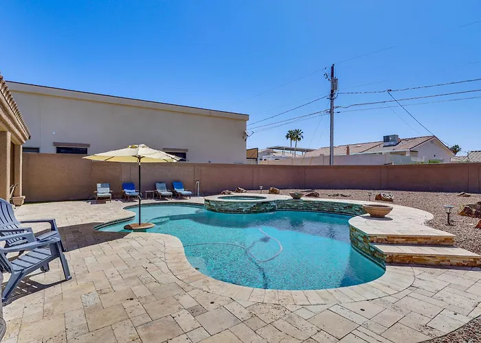 Ultimate Havasu Escape: Spacious 4br 2 King Dom wakacyjny