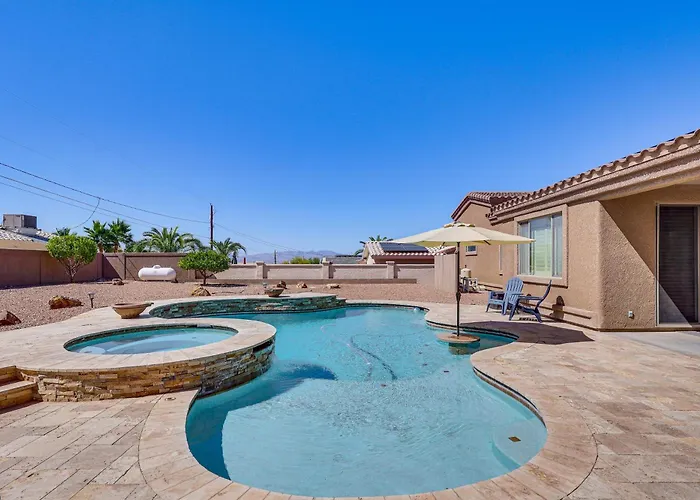 Ultimate Havasu Escape: Spacious 4br 2 King Dom wakacyjny Lake Havasu City