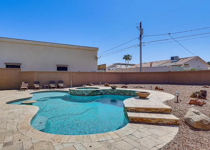 Ultimate Havasu Escape: Spacious 4br 2 King * Lake Havasu City